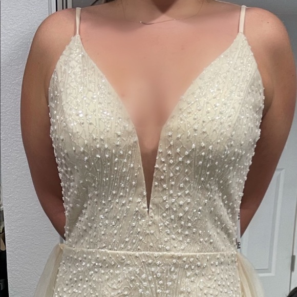 Prom/wedding dress - Picture 4 of 6